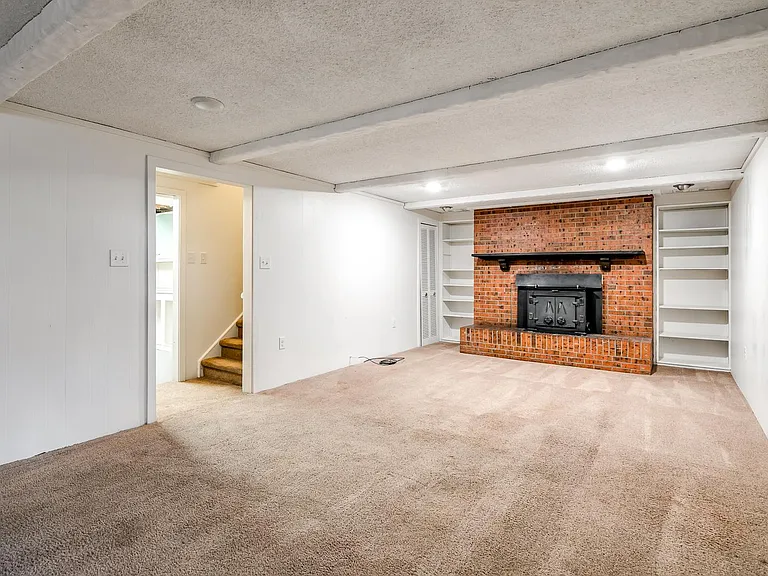 532 S Union Blvd — Photo 11