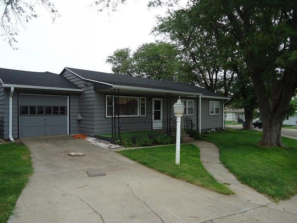 1st image of 1302 E Circle Dr