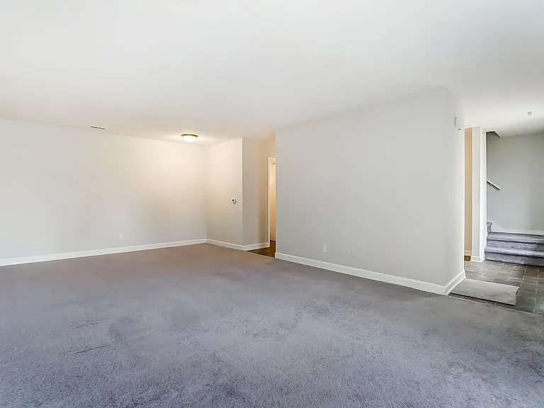Candlelite Apartments — Photo 39