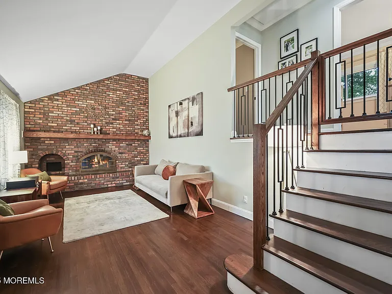 13 Woodland Rd — Photo 11
