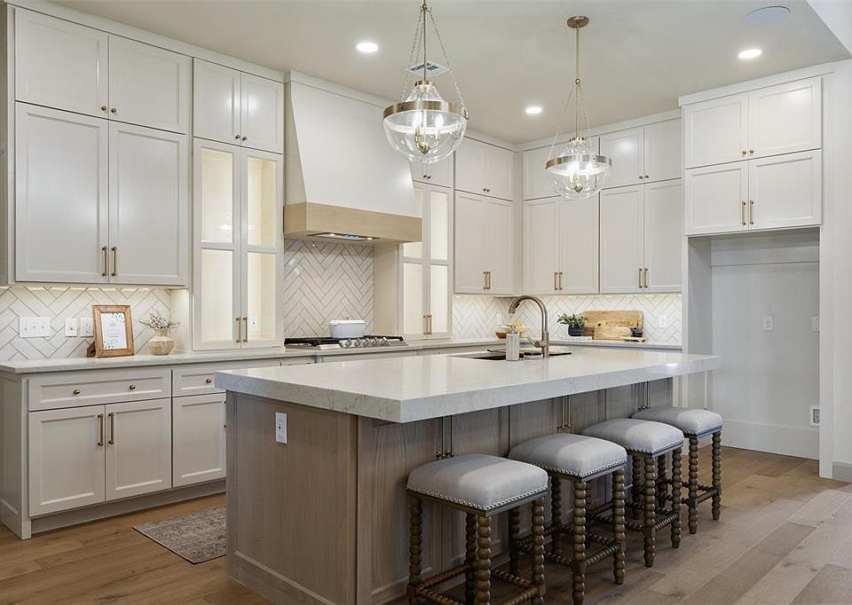1st image of 7901 Stagecoach Cir