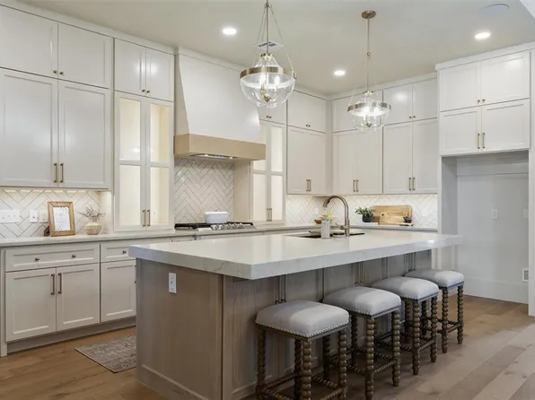 7901 Stagecoach Cir, Arcadia, OK 73007