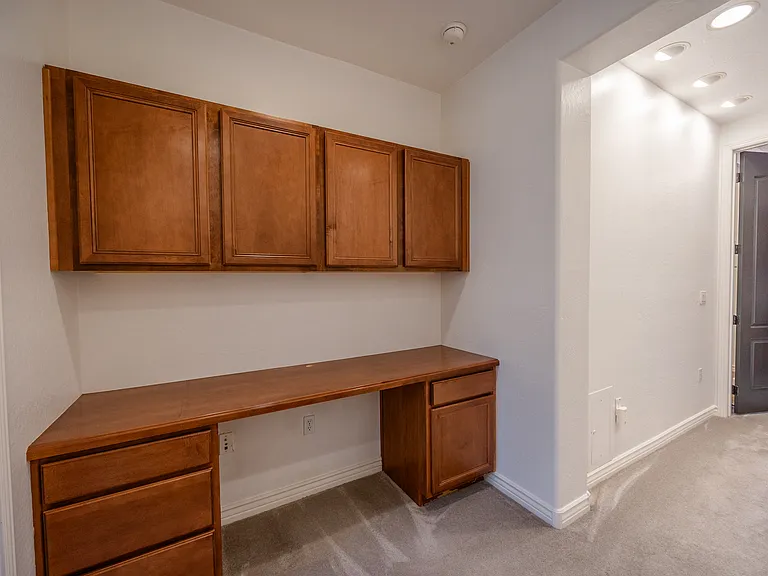 2445 E Montecito Ave — Photo 10