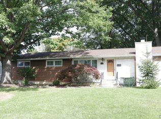124 Huntshill Rd, Syracuse, NY 13209