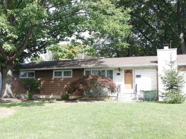 124 Huntshill Rd, Syracuse, NY 13209