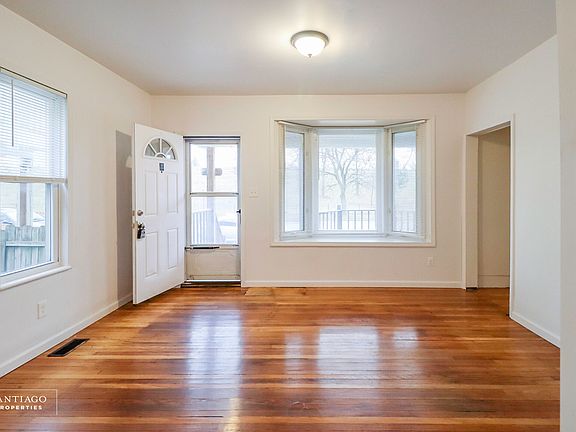 5th image of 818 1st St NW