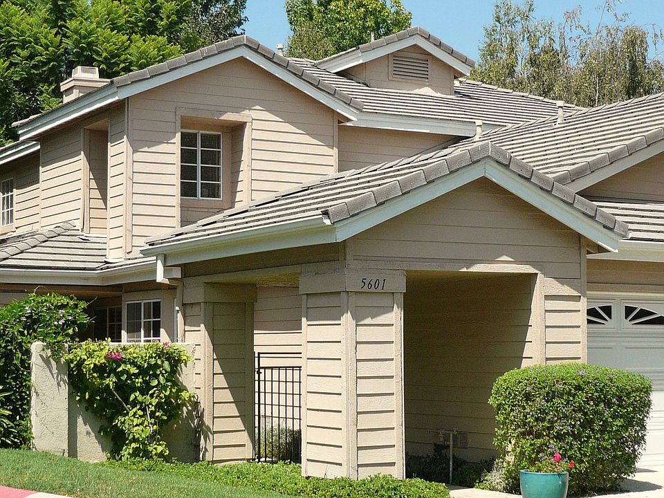 Front - large corner lot