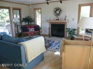 3rd image of 106 Portsmouth Ln