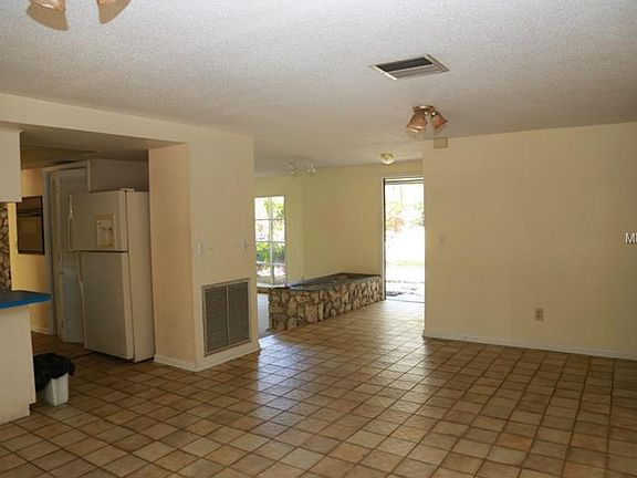 5th image of 16601 Forest Park Dr