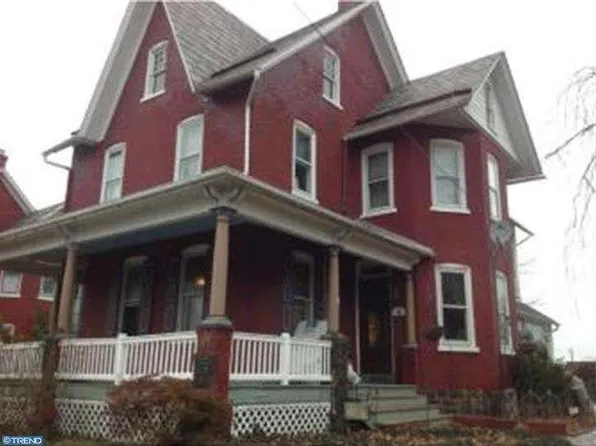 41 N Main St, Trumbauersville, PA 18970