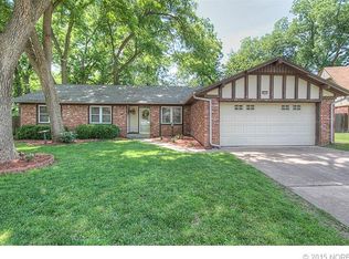 8026 S Peach Cres W, Broken Arrow, OK 74011