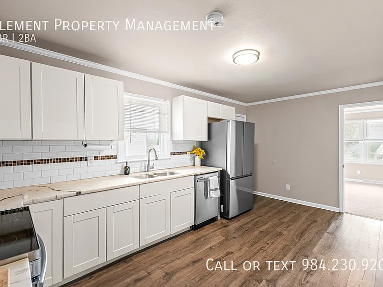 401 Moline St — Photo 6