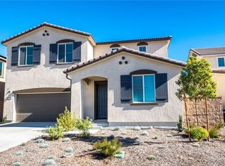 19508 Hanging Rock Rd, Lake Elsinore, CA 92532