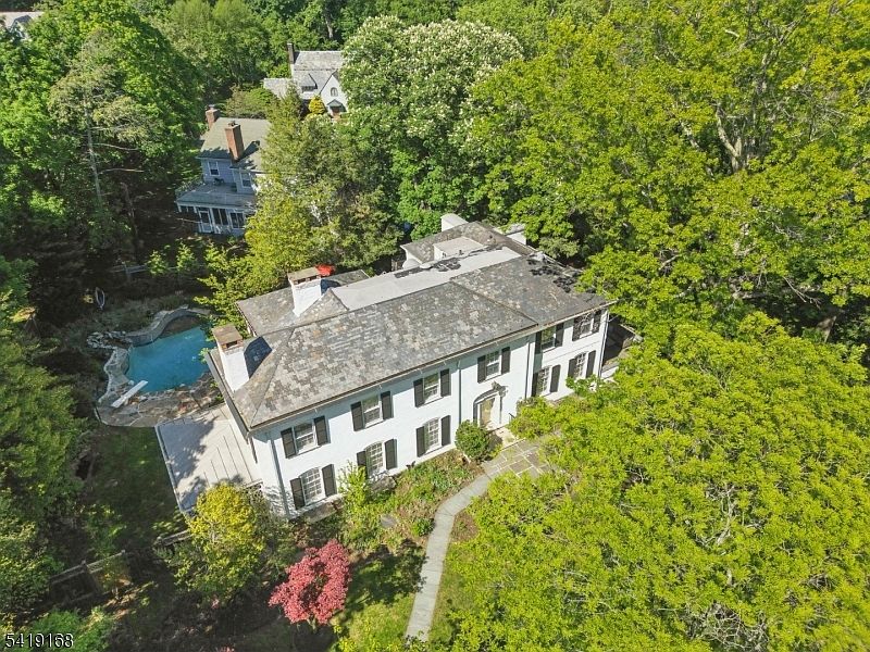 1st image of 343 Forest Rd