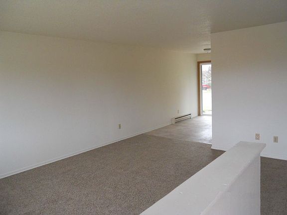 3rd image of 13415 NE 76th St