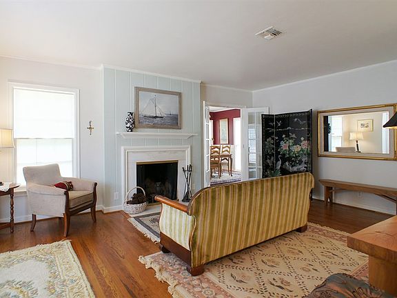 3rd image of 254 N Bailey Ave
