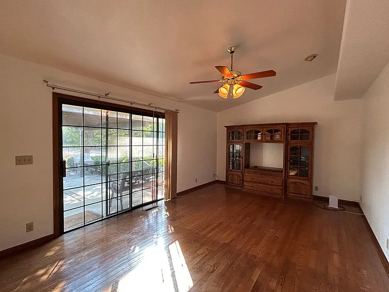 12334 Craig Ave — Photo 10