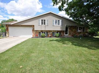 11037 Edison Rd, Osceola, IN 46561