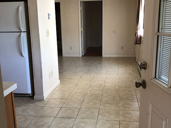 4th image of 65 Sailly Ave #201