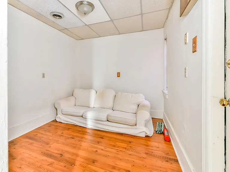 256 N Craig St #2 — Photo 11