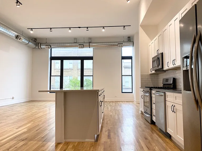 1348 N Milwaukee Ave — Photo 7
