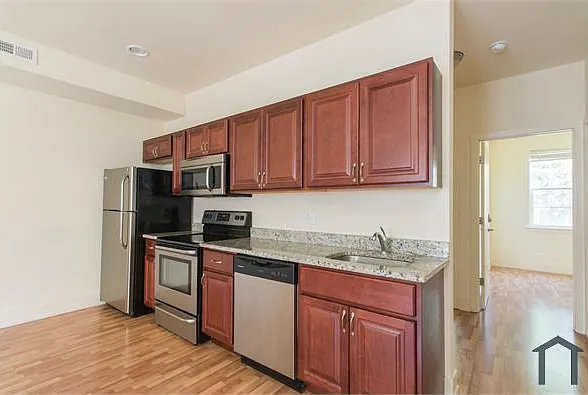 2 bed, 670 sqft, $1,700 — Photo 4