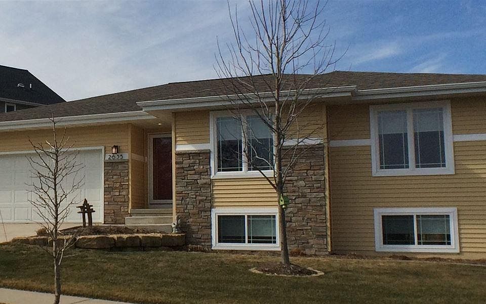 1st image of 2635 Oak Meadow Dr