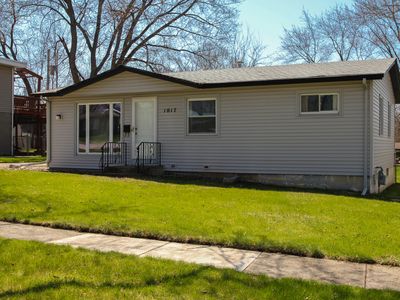 1017 Fern Ave, St Charles, IL, 60174