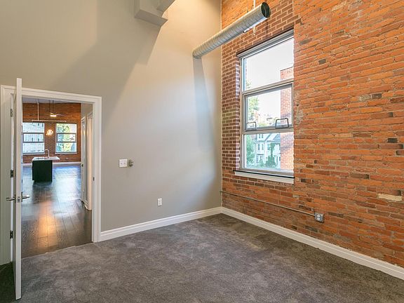 5th image of 31 Barker St #309-A2