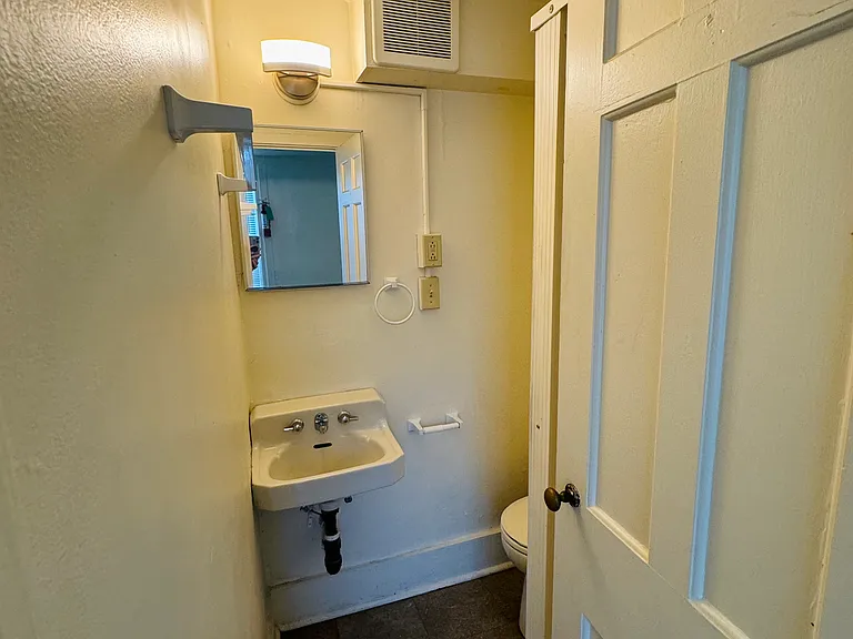 6 Clarke St #2 — Photo 7