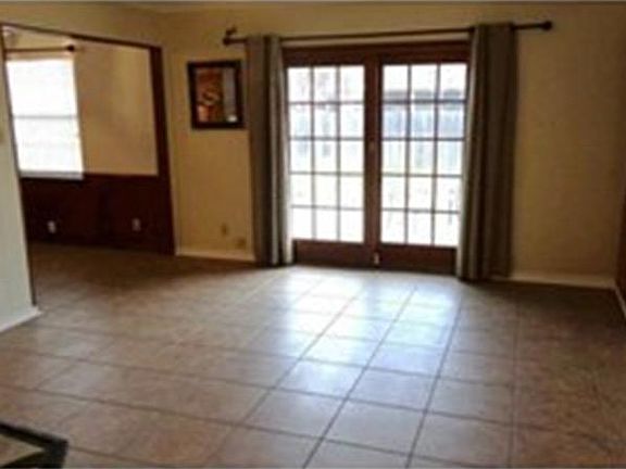 4th image of 2541 Farmers Branch Ln