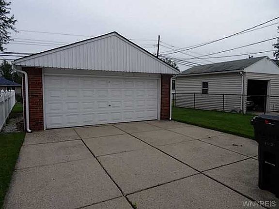 4th image of 323 Parkhurst Blvd