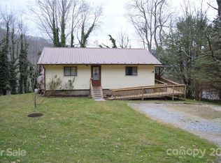 140 Patchens Estate Rd, Waynesville, NC 28786