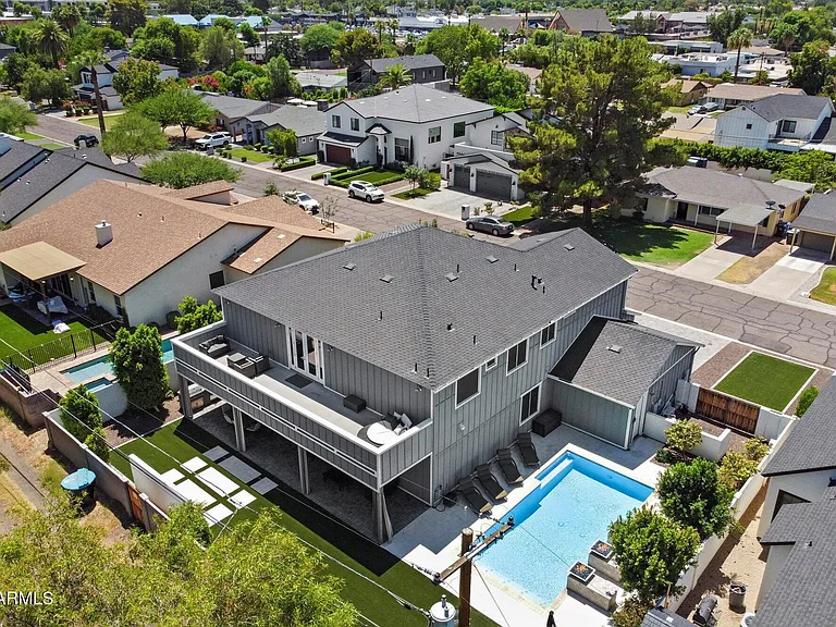 3810 E Devonshire Ave — Photo 33