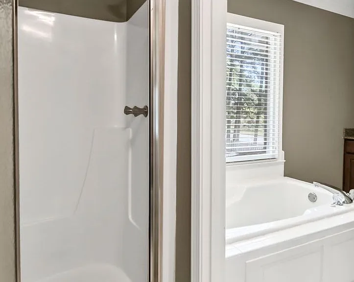 1100 Woodtree Ct — Photo 36