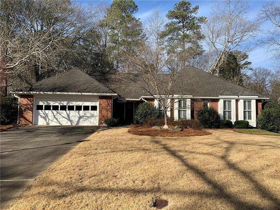 1st image of 465 Fourth Fairway Dr