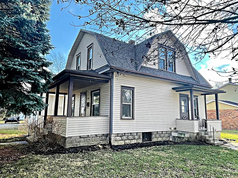 303 S Wayne St — Photo 1