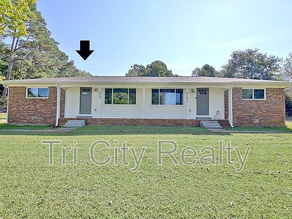 3rd image of 208 Brooks Rd