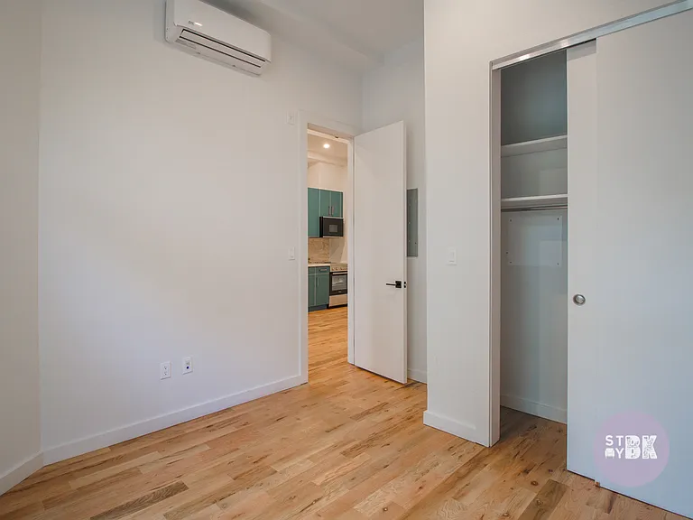 89 Moffat St #2F — Photo 5