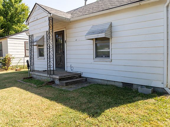 2nd image of 1335 N Braden Ave