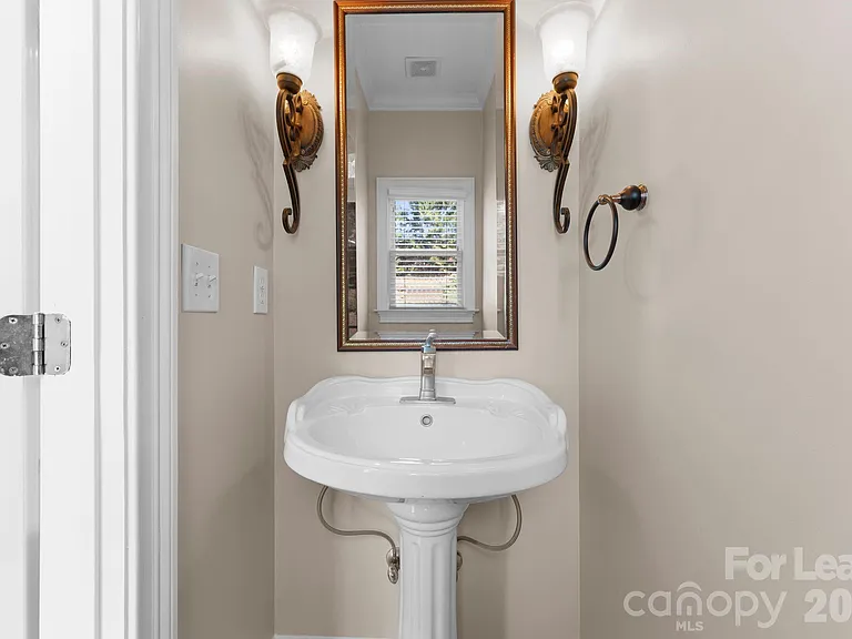 2134 Glade Hill Rd — Photo 23