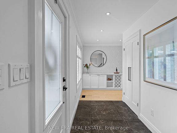 4th image of 2107 Russett Rd