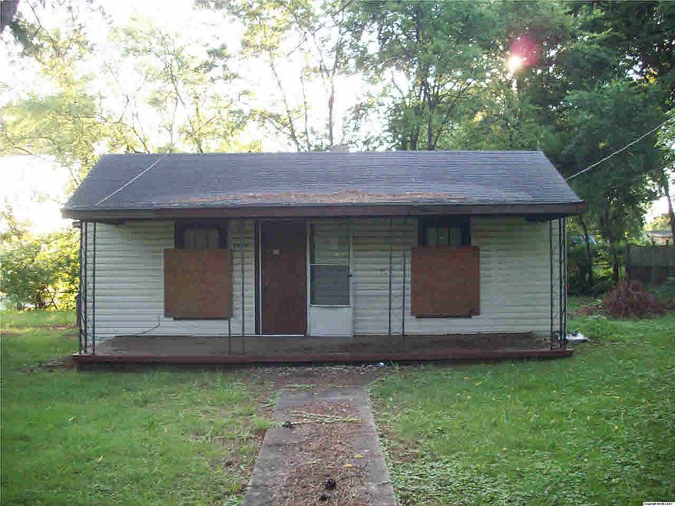 2nd image of 3000 3rd Ave NW