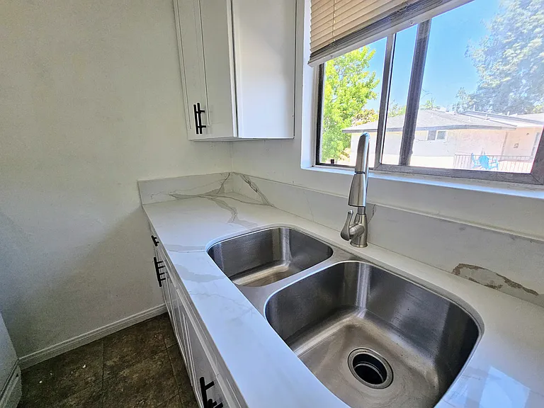 1224 Corson St #4 — Photo 12