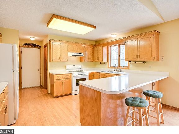 5th image of 16121 Andrie St NW