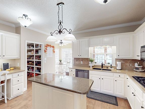 5th image of 254 Golden Harvest Dr