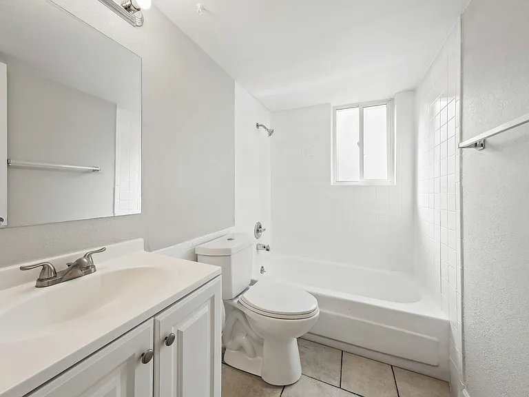 Montego Apartments — Photo 11