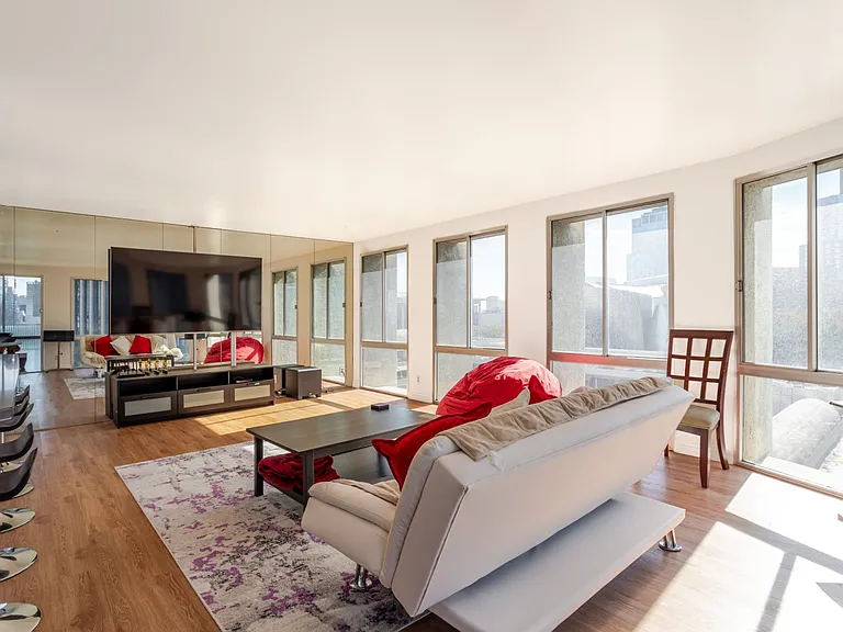 800 W 1st St #1105 — Photo 15