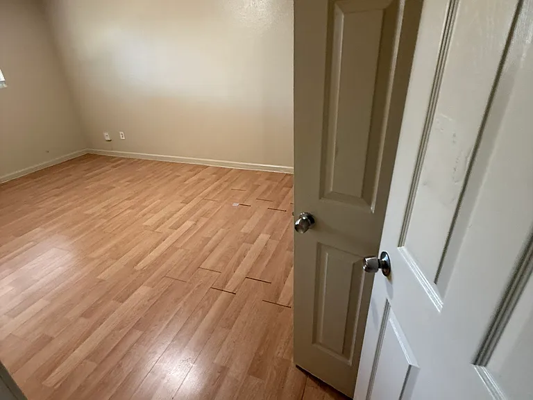 3114 Coffee Rd — Photo 15