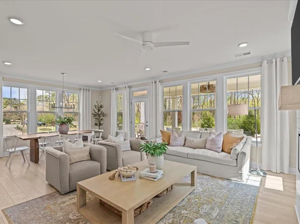 1612 Briar Brook Ln, Zebulon, NC 27597